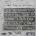 Hinweistafel auf Luther an der St. Petri-Pauli-Kirche (Foto Sauerzapfe)