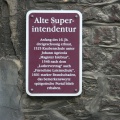 Hinweistafel auf die alte Superintendentur hinter der St. Andreas-Kirche (Foto Sauerzapfe)