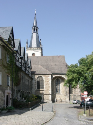 Hof der St. Annen-Kirche (Foto Sauerzapfe)