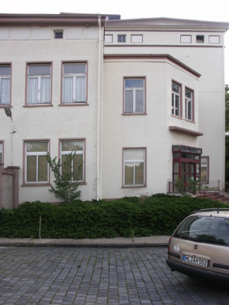 Ehemaliges Bergbaukrankenhaus in Eisleben, Eingangsbereich (Foto Sauerzapfe)