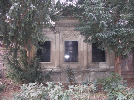 Grabstätte von Ernst Leuschner auf dem Kronenfriedhof Eisleben (Foto Sauerzapfe)