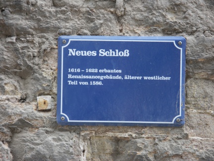 Hinweistafel am Neuen Schloss Sangerhausen (Foto Sauerzapfe)
