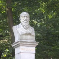 Büste von Ernst Leuschner - Denkmal in Eisleben (Foto Sauerzapfe)