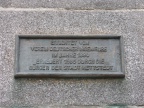 Hinweistafel auf die Erneuerung im Jahre 1985 am Maschinendenkmal bei Hettstedt (Foto Sauerzapfe)