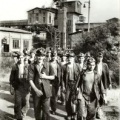 Brigade vor dem Fördergerüst des Forschrittschachtes , ca. 1960 (Foto Mansfeldarchiv)