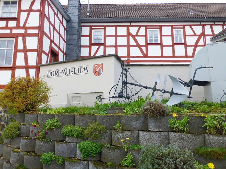 Bild 08a - Am Dorfmuseum