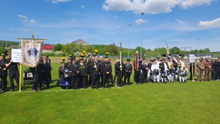 Bild 12 Aufstellen zur Abschlusszeremonie