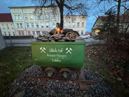 Bild 1 Förderwagen am Annen-Hospiz in Eisleben