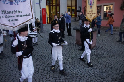 Bild 07 Stollenanschnitt - Die Bergjungen brigen das Stollenmesser