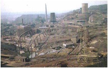 Zerstörungen im Betriebsgelände Karl-Liebknecht-Hütte durch einen Großerdfall (1976) (MansfeldBand3) 